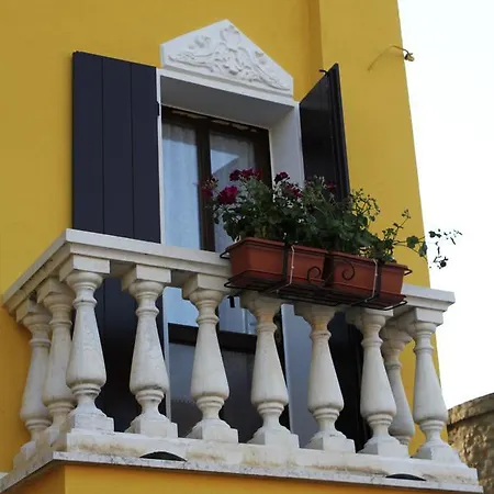 Casetta Gialla Bed and breakfast